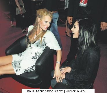 Bill,Tom si fetele - no comment.... si pt alea care se dau la BIll si - Kaulitz twins von Leipzig
