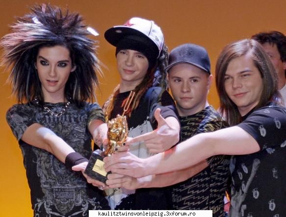 Bill si Tom se epileaza? - ) da sh ff bn k papa sanatos dar totushi...papi - Kaulitz twins von Leipzig