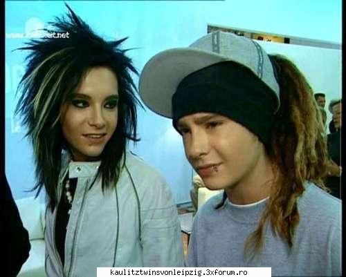 Funny pics - Tom:,,oare ce vrea reporterul asta sa zica - Kaulitz twins von Leipzig