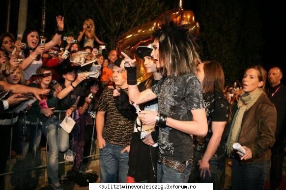 Funny pics - Gustav ai zis k te-a scuipat in par? Bill: Aia - Kaulitz twins von Leipzig